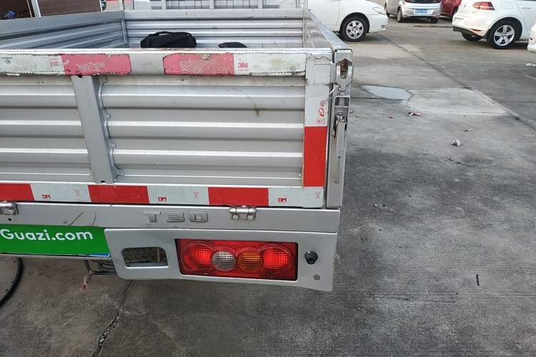 Used Jinbei T3 2019 1.5L China VI ZhiFu Edition JKC1020DS6BL
