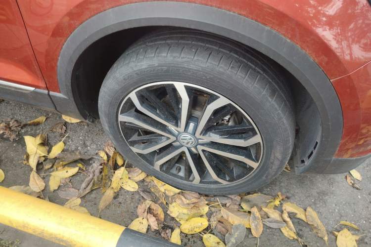 Used Volkswagen T-ROC 2019 280TSI DSG Two-Wheel Drive Comfort Version China VI Standard Right Front Wheel Hub