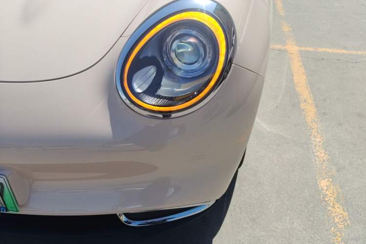 Used ORA Good Cat 2022 Morandi Edition 400km Standard Range Premium Version Lithium-Ion Battery Left Front Headlight