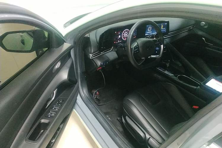 Used Hyundai Elantra 2021 1.5L CVT GLX Elite Edition Driver Seat