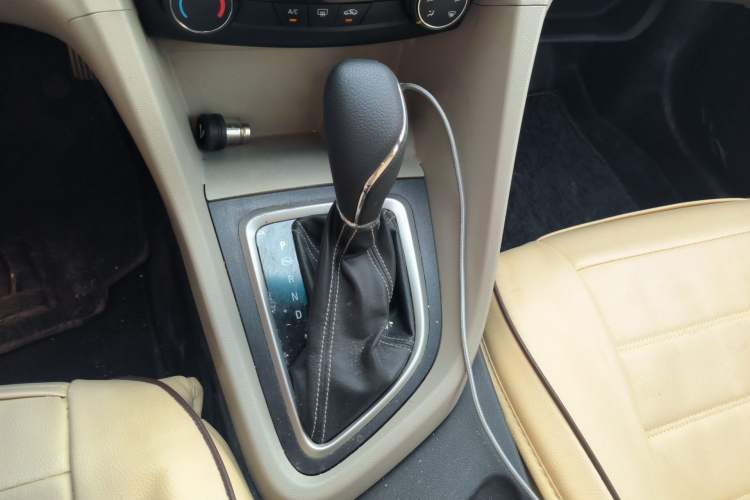 Used Buick GT 2017 15N Automatic Entry-Level Trim Gear Lever