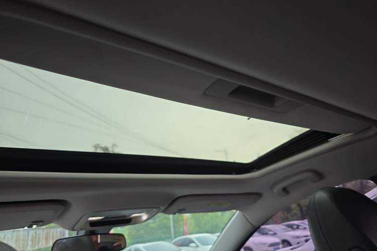 Used Chevrolet Malibu XL 2018 530T Automatic RuiChi Edition Headliner