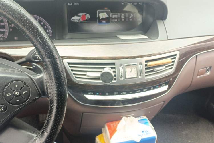 Used Mercedes-Benz S-Class 2012 S 300 L Business Standard Model