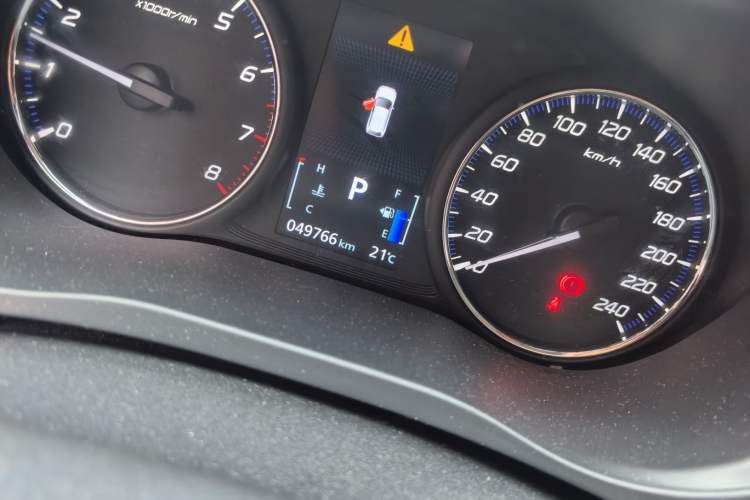 Used Mitsubishi Outlander 2019 2.0L Two-Wheel Drive Comfort Edition 5 Seats China VI Standard