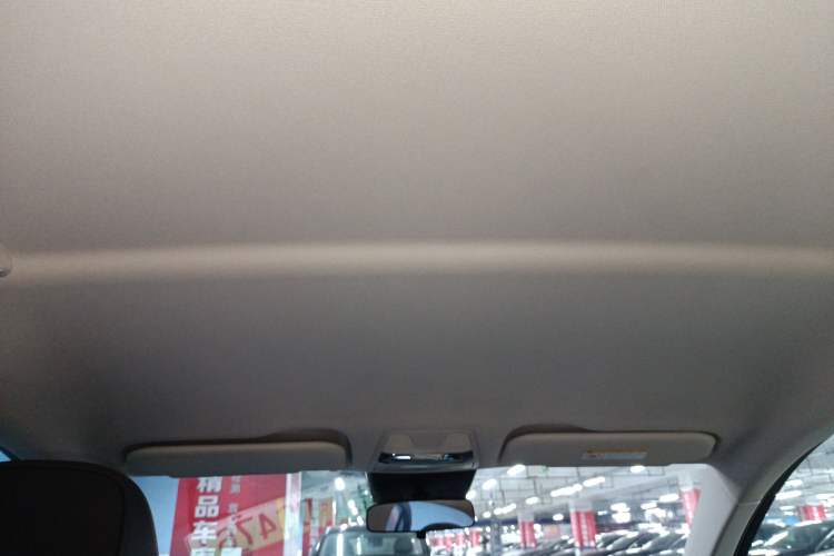 Used Hongqi E-QM5 2022 431 km Charge & Enjoy Edition