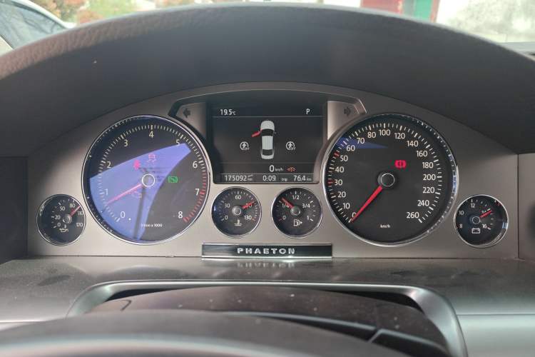 Used Volkswagen Phaeton 2011 3.6L V6 5-Seater Extended Comfort Version
