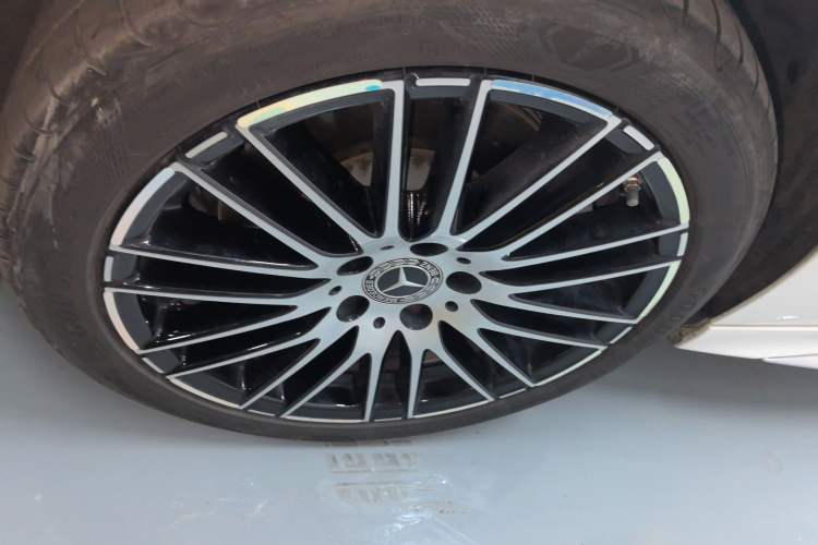 Used Mercedes-Benz C-Class 2023 Restyled C 260 L Sport Edition Left Front Wheel Hub