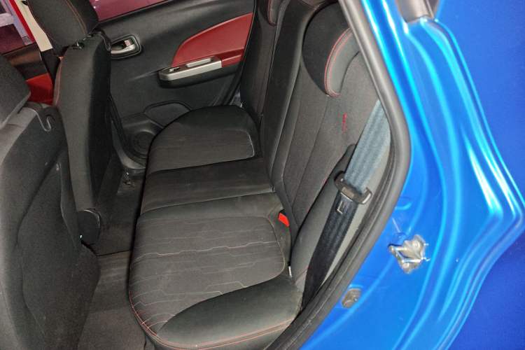 Used CHANGAN Benni 2015 1.4L Manual Luxury Model China V Standard
