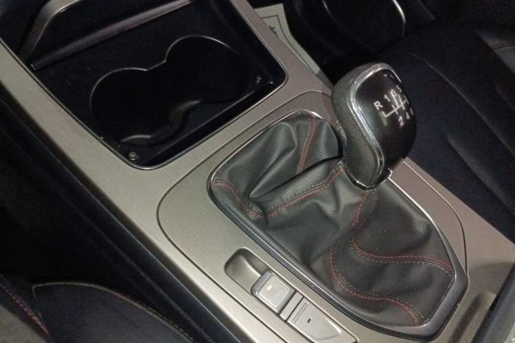 Used CHANGAN OSHAN X7 2021 1.5T Manual Luxury Version

