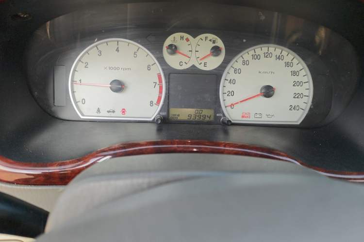 Used Hyundai MoInca 2009 1.8L Manual Luxury Edition GL Odometer Close Up