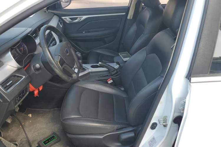 Used Geely Auto Vision 2019 Upgraded Model 1.5L Manual Luxury Version China VI Standard