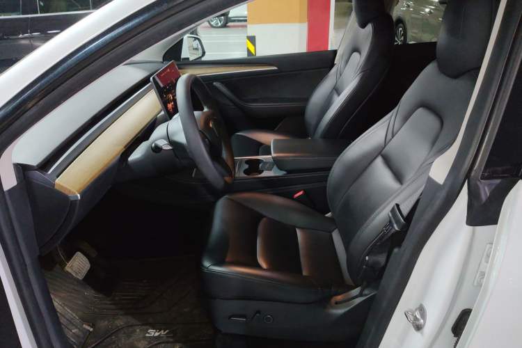 Used Tesla Model Y 2021 Long-Range All-Wheel-Drive Version
