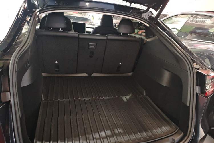 Used Tesla Model Y 2024 Rear-Wheel-Drive Version
