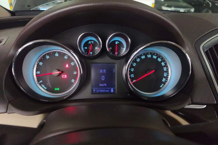 Used Buick Regal 2014 2.0L Leading Fashion Edition Instrument Cluster