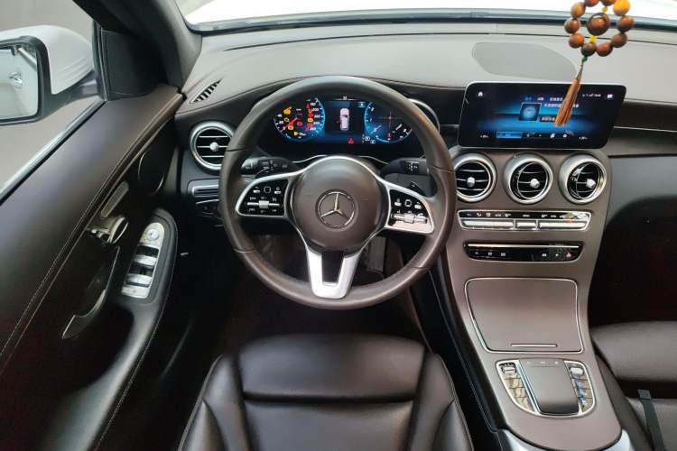 Used Mercedes-Benz GLC 2021 GLC 260 L 4MATIC Dynamic Edition Steering Wheel