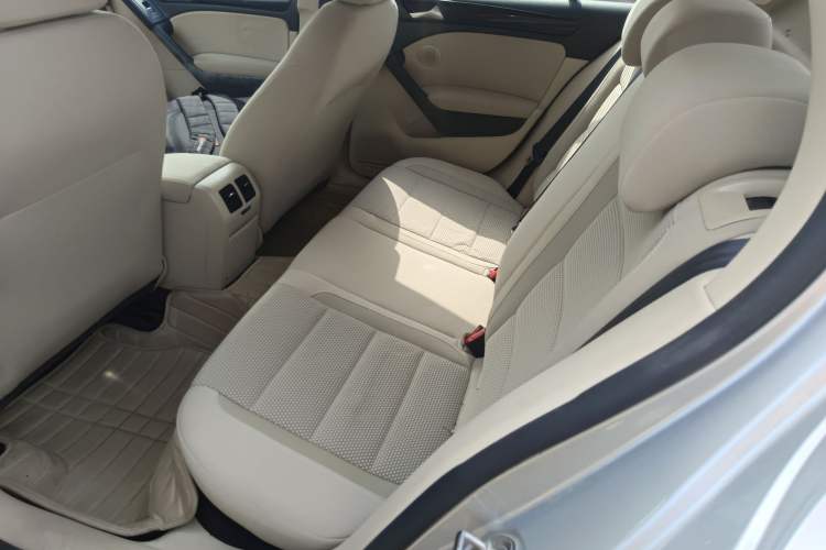 Used Volkswagen Golf 2012 1.6 Manual Comfort Edition
