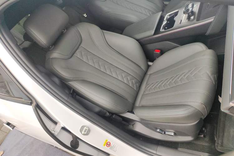 Used BYD Song L DM-i 2025 Intelligent Driving Version 160 km Beyond-Range Type
