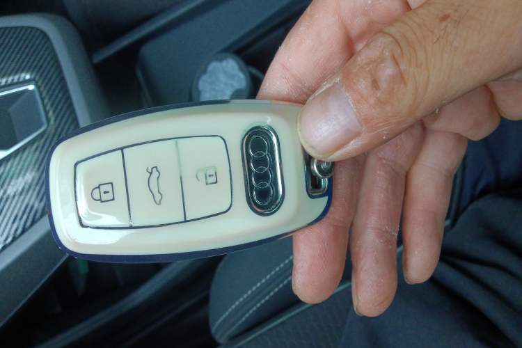 Used Audi Q5 e-tron 2023 40 e-tron Starry Edition Mecha Kit Vehicle Key