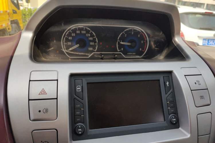 Used SAIC MAXUS Xintu V80  Instrument Cluster