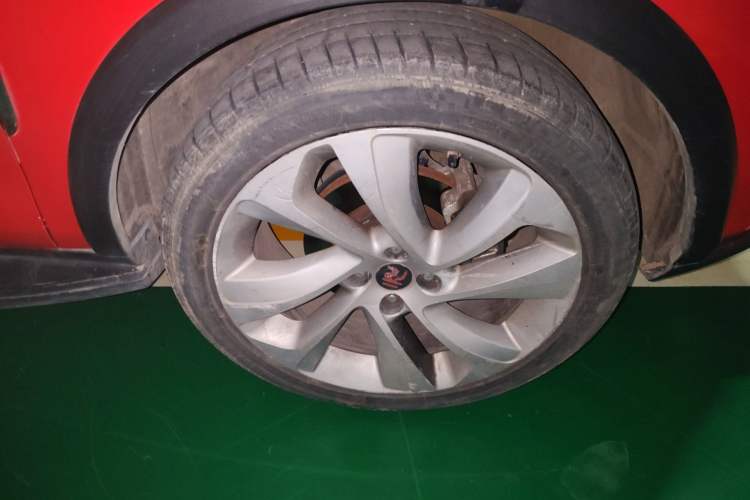 Used BYD Yuan 2016 1.5TID Automatic Prestige Model Right Front Wheel Hub