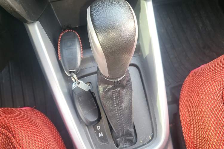 Used Suzuki Vitara 2016 1.4T Automatic Two-Wheel Drive Elite Model Gear Lever