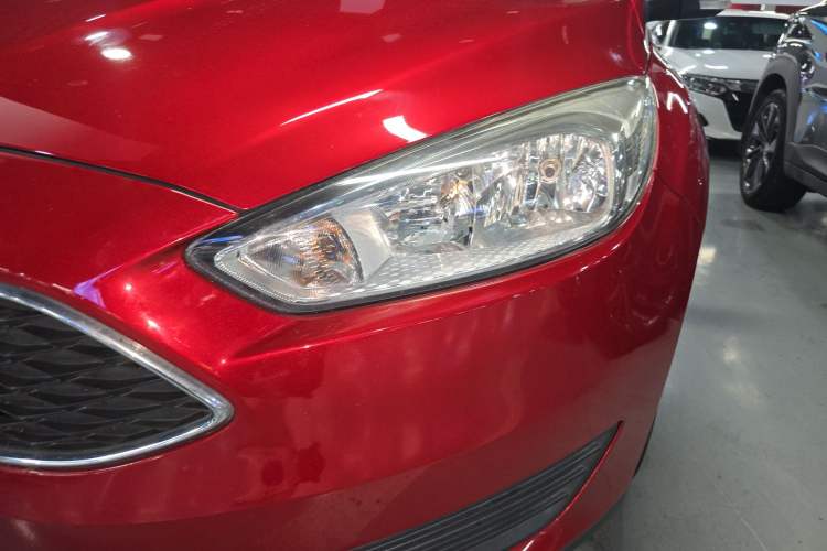 Used Ford Focus 2018 Hatchback Classic 1.6L Automatic Comfort Plus SmartDrive Edition Left Front Headlight