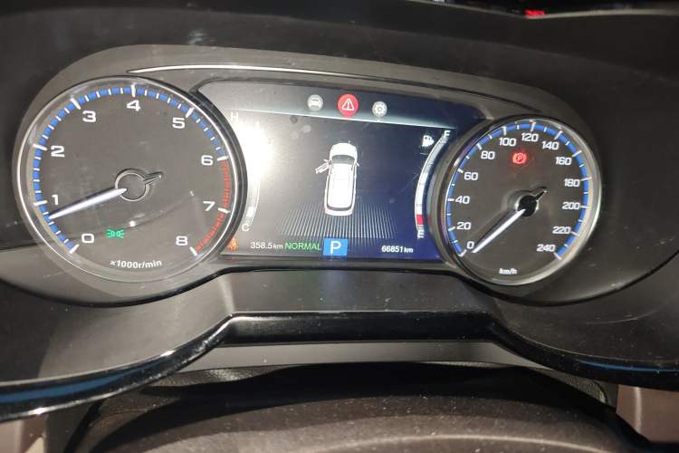 Used GAC Trumpchi GS8 2017 320T Two-Wheel Drive Luxury Smart Connectivity Version (7 Seats)