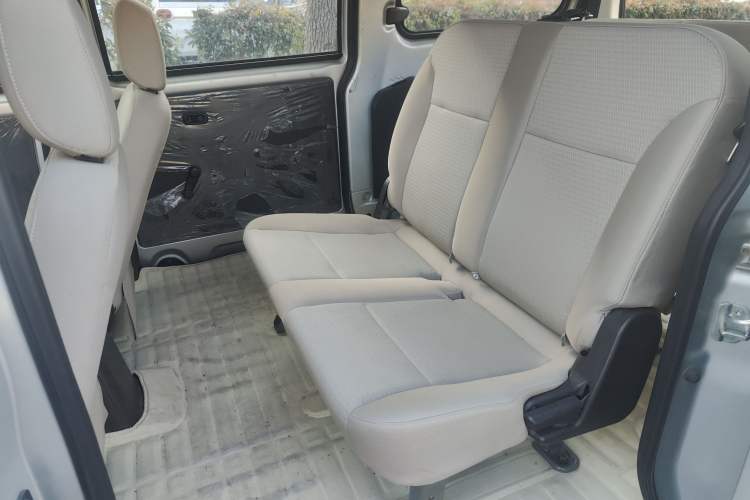 Used Wuling Hongguang V 2019 1.5L Jingqu Version China VI LAR
