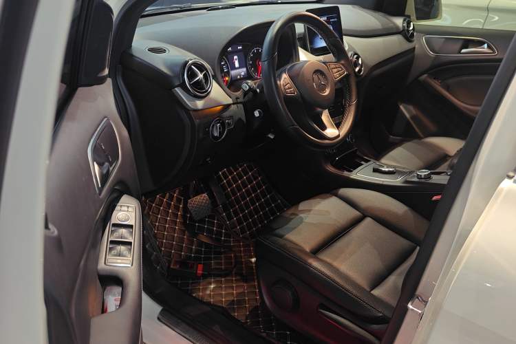 Used Mercedes-Benz B-Class 2018 B 200 Sport Edition