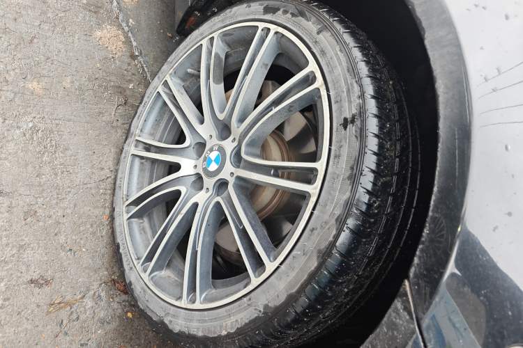 Used BMW 5 Series 2014 520Li Elegant Model
