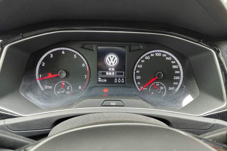 Used Volkswagen T-ROC 2018 280TSI DSG Two-Wheel-Drive Comfort Version China V Standard