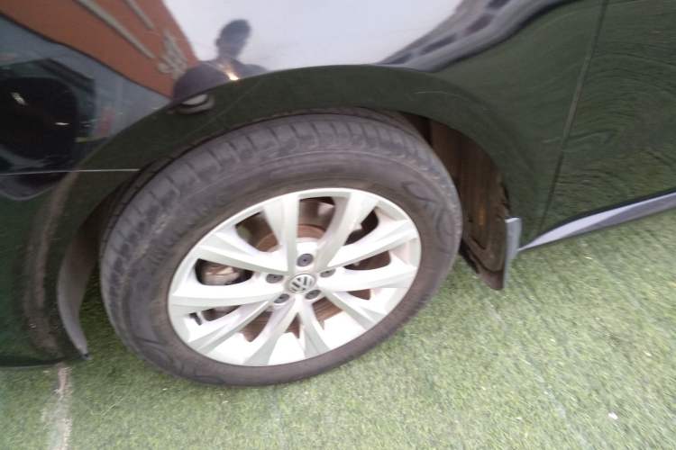 Used Volkswagen Lavida 2017 1.6L Automatic Comfort Edition
