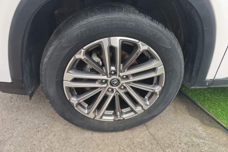 Used CHANGAN CS75 PLUS 2022 1.5T Automatic Luxury Model Left Front Wheel Hub