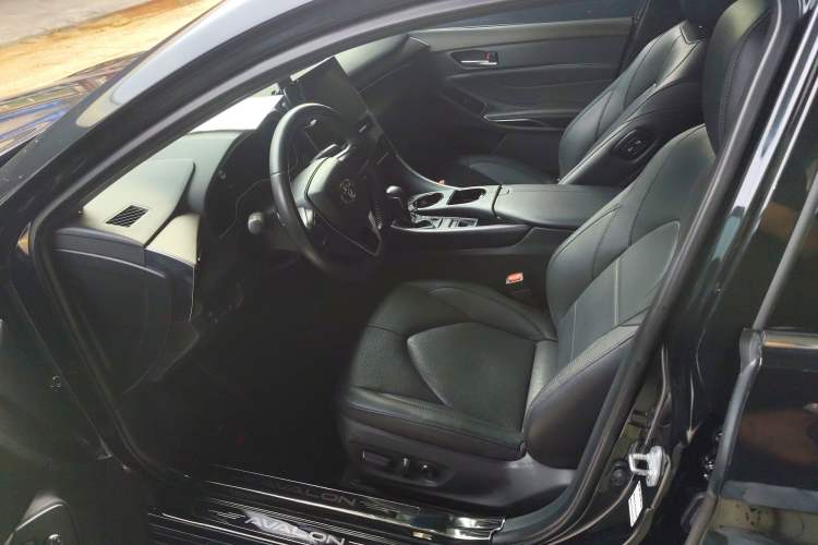 Used Toyota Avalon 2023 2.5L Luxury Edition Left Front Seat