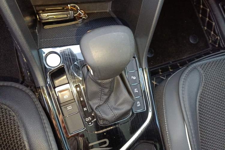 Used Volkswagen Tiguan L 2023 Restyled 330TSI Automatic Two-Wheel Drive R-Line Enhanced Comfort Version
