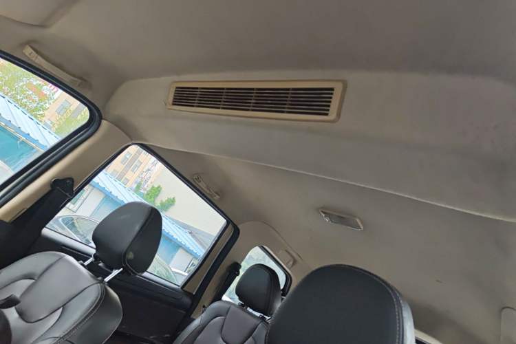 Used Dongfeng Fengon 330 2019 1.5L 330S Manual Comfort Version China VI Standard Headliner