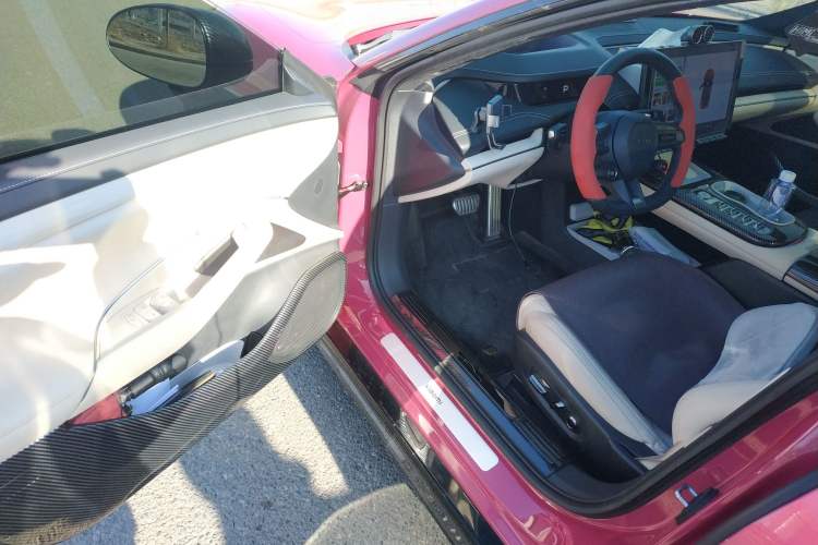 Used Xiaomi Auto SU7 2024 Four-Wheel Drive Ultra-Long Range Advanced Intelligent Driving Max Edition