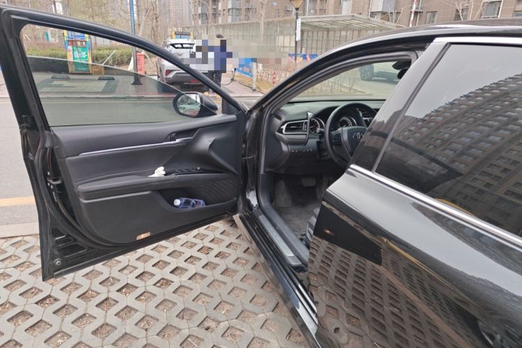 Used Toyota Camry 2018 2.0G Luxury Edition
