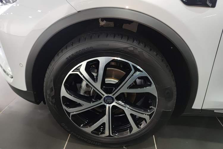 Used BYD Tang New Energy 2025 Intelligent Driving Version DM-i 115KM Flagship Edition Exterior 4