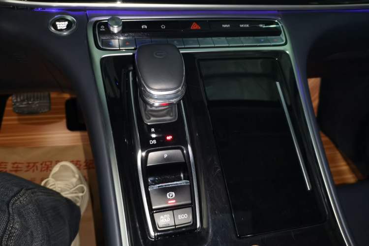 Used GAC Trumpchi M8 2021 Lingxiu Series 390T Deluxe Edition Gear Lever