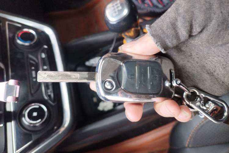 Used Wuling Hongguang S3 2018 1.5T Manual Luxury Model China V Standard
