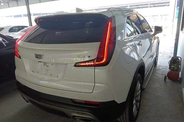 Used Cadillac XT4 2020 28T Two-Wheel-Drive Leading Version
