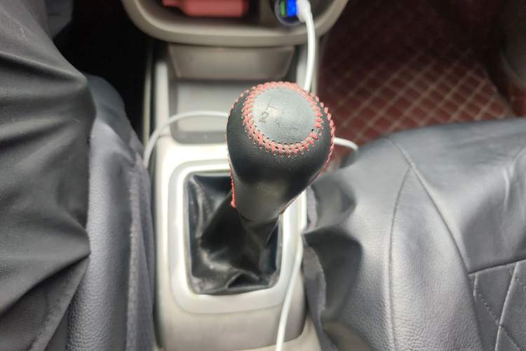 Used Changan Alsvin V3 2012 1.3L Manual Comfort Version China IV Standard
