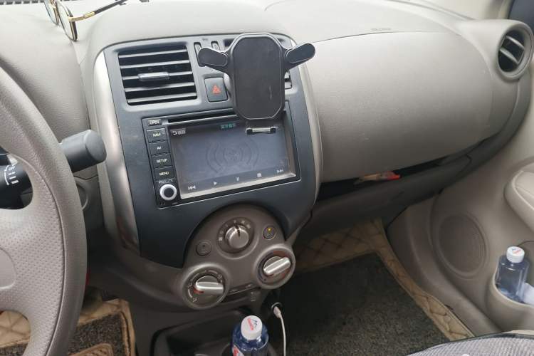 Used Nissan Sunny 2011 1.5XE CVT Comfort Edition Audio And AC Panel