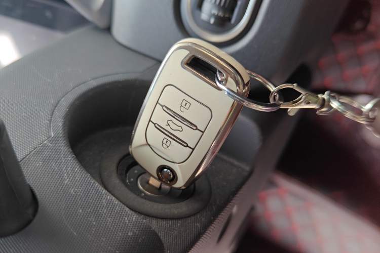 Used Baojun E100 2020 305KM Smart Drive Version Vehicle Key