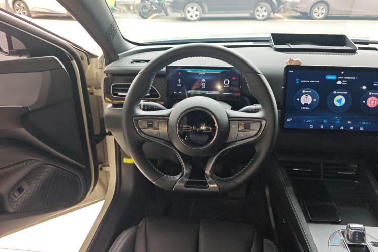 Used BYD Seal 06 New Energy 2024 DM-i 80KM Prestige Model Steering Wheel