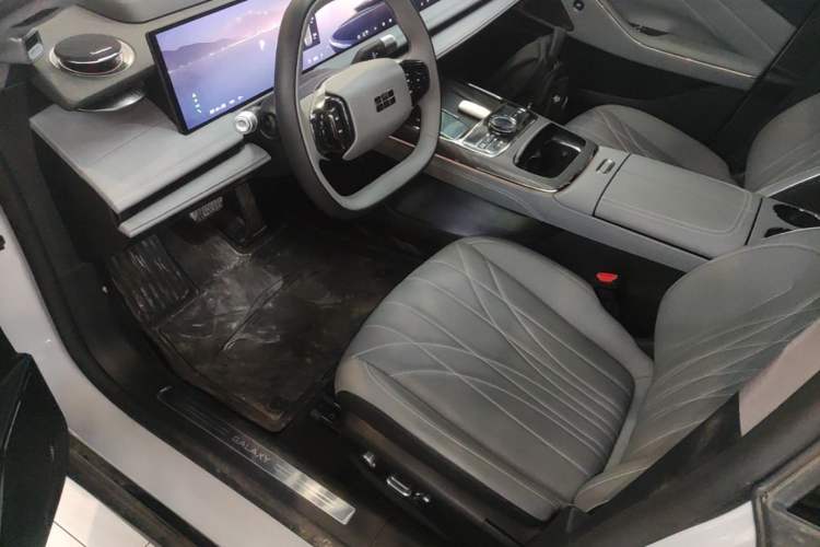 Used Geely Galaxy E8 2025 700 km Long-Range Intelligent Driving Version Left Front Seat