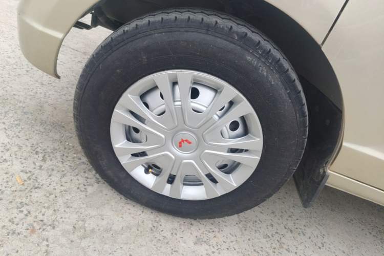 Used Wuling Rongguang 2020 1.2L S Base Model China VI Exterior 4