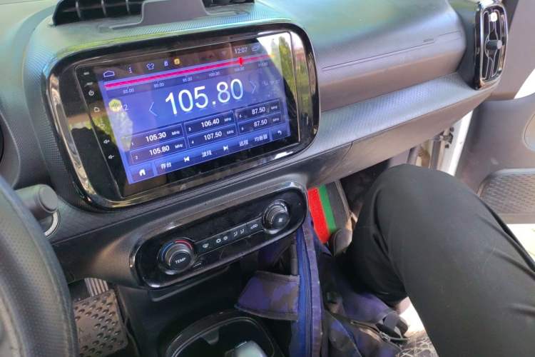 Used Roewe Clever 2021 302 km New Four-Seater Super-Efficient Version