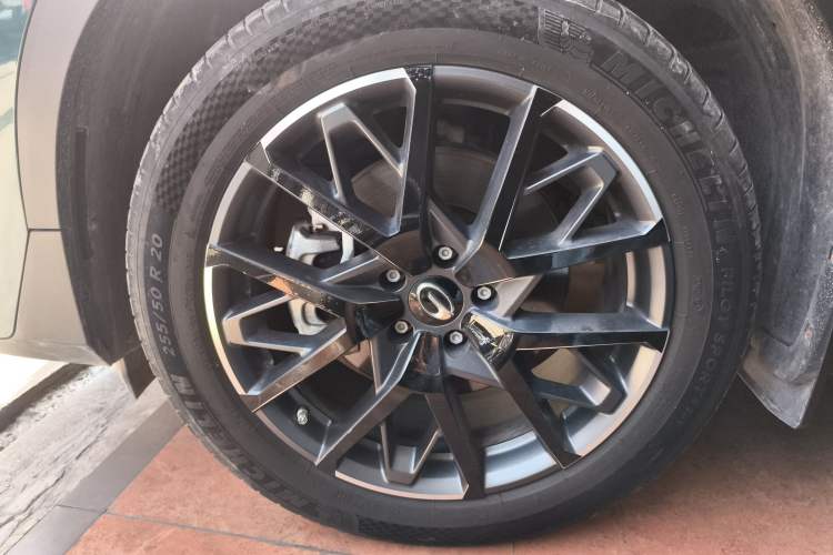 Used GAC Trumpchi GS8 2024 Linghang Series 2.0 TGDI Two-Wheel Drive Luxury Smart Connectivity Version
